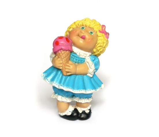 Cabbage Patch Kids figure girl with ice cream